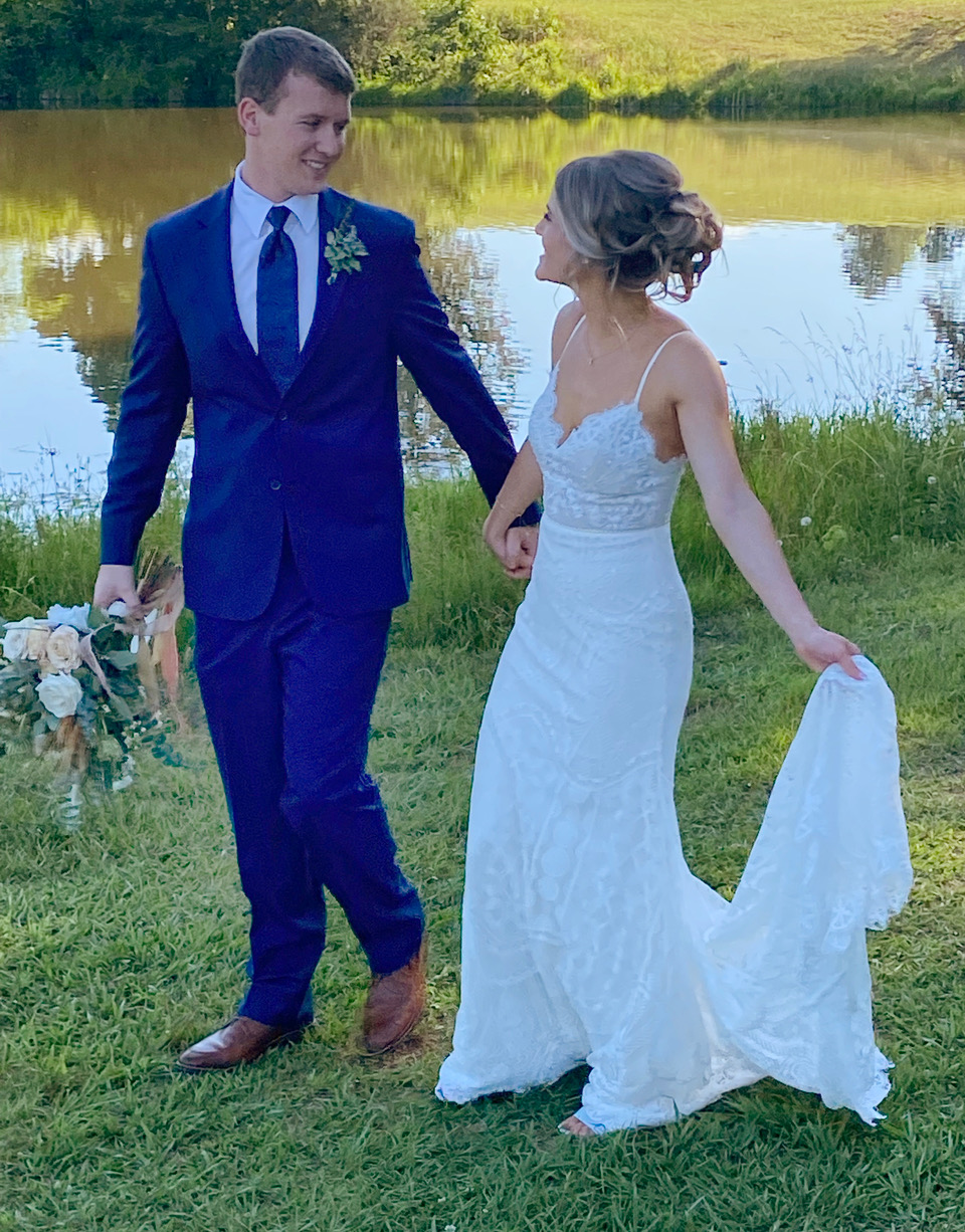 Rachel Hatton and Reed Dillard were married on May 28 at Historic Smithonia Farm in Oglethorpe County. They live in Athens, where Reed is completing his doctorate in poultry science. (Photo/Dink NeSmith)