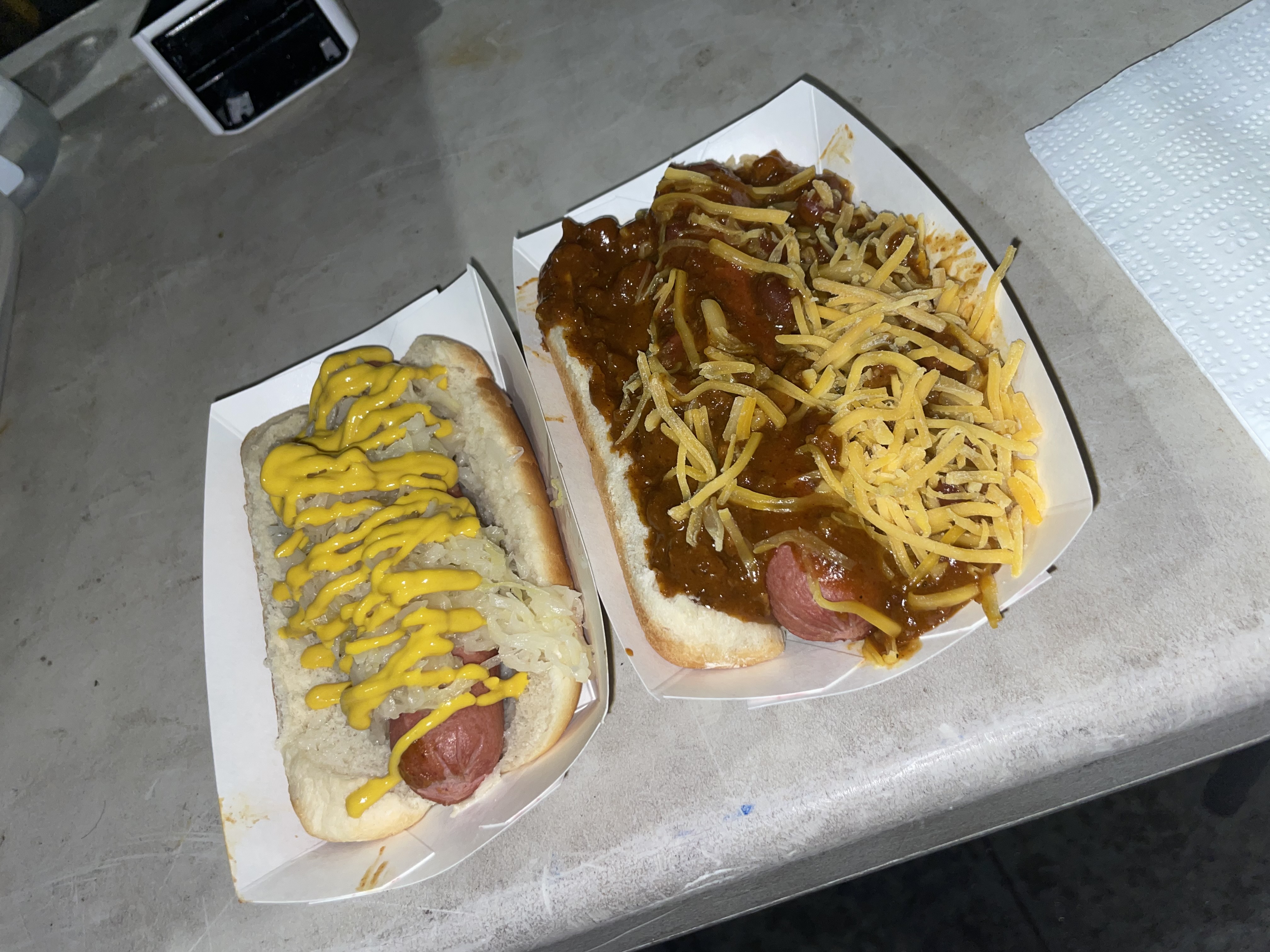 (Photo/Alex Bavosa) According to Barnett, the two most popular orders are the chili cheese dog and the sauerkraut dog, both pictured here on Feb. 7, 2023.