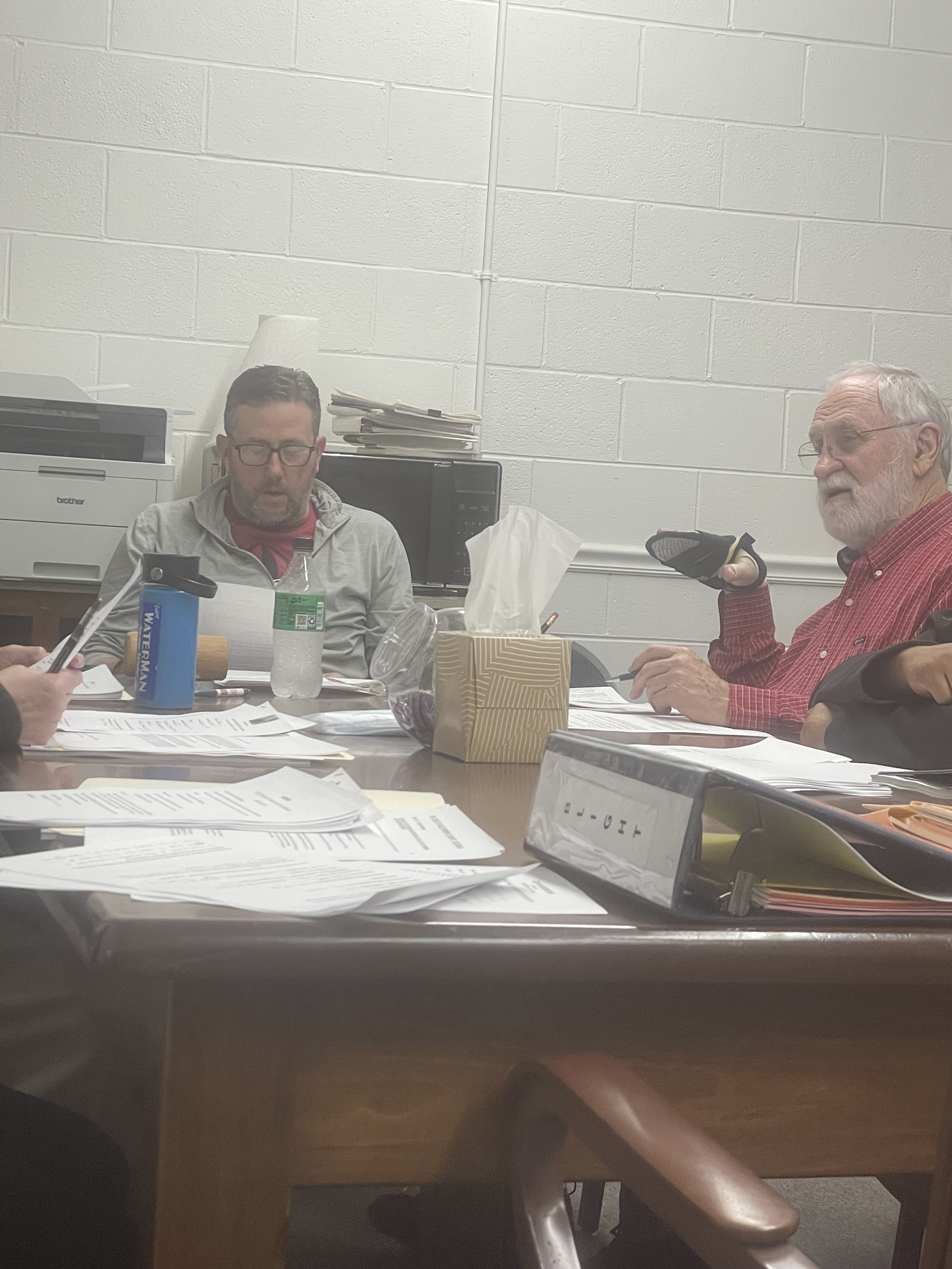 Mayor Craig Snow and council member Ronnie Boggs at the Lexingtoncity council meeting  on April 13, 2023. (Photo/DeAnthony Moore)