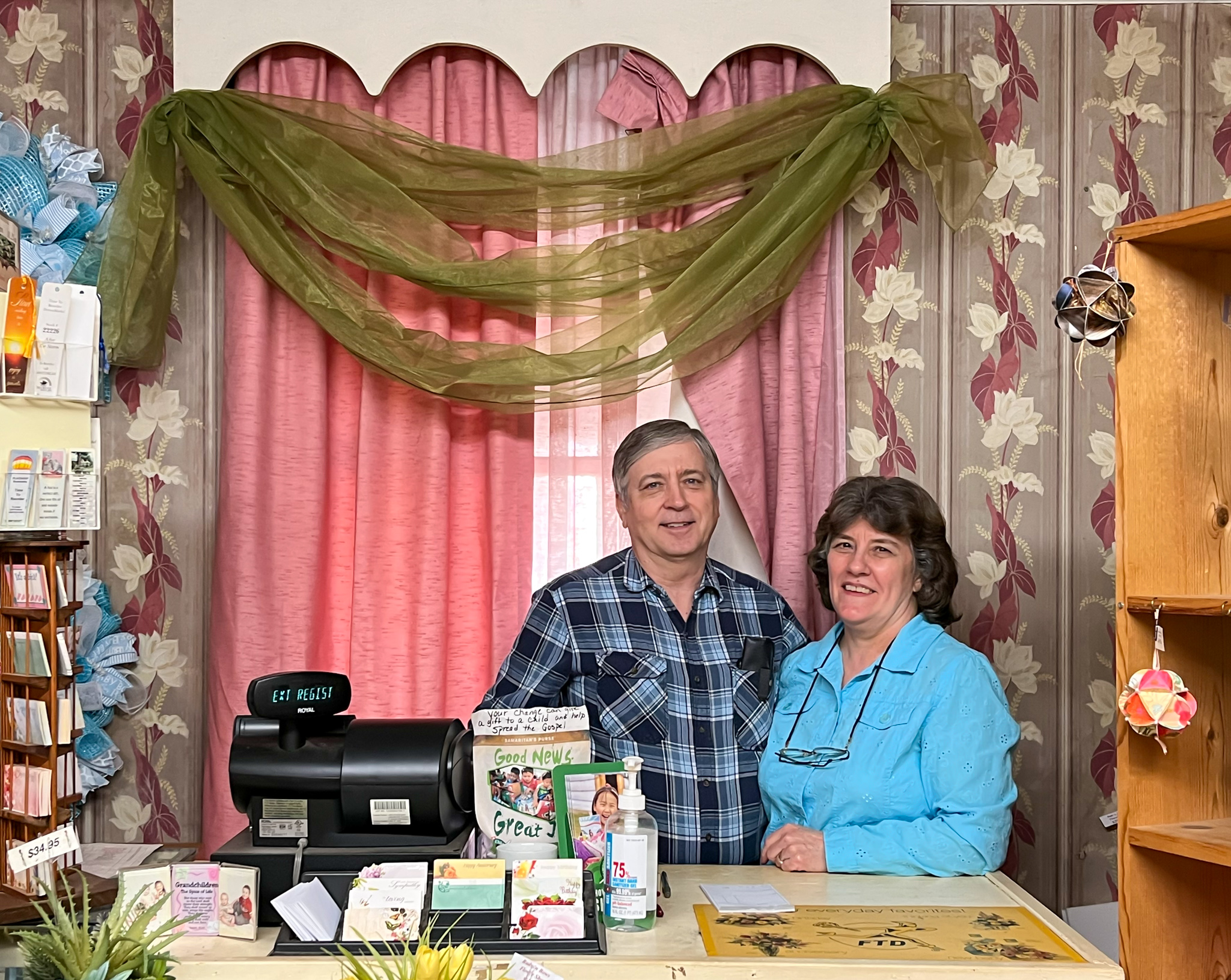 Paula and Keith Wagnon, the husband and wife team that owns Buds ’n Bows Flower Shop in Crawford, have decided to temporarily close their shop to take care of their mothers. The shop has been open since 1995. (SHANNON MORAN/THE OGLETHORPE ECHO)