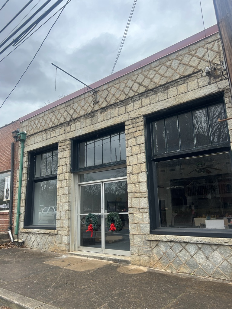 Bear Hug Honey Company recently opened a warehouse in downtown Lexington to create more space to infuse and bottle honey, along with other products. The building, at 106 W. Main St., has been licensed as a commercial kitchen. (Lily Aldrich/The Oglethorpe Echo)