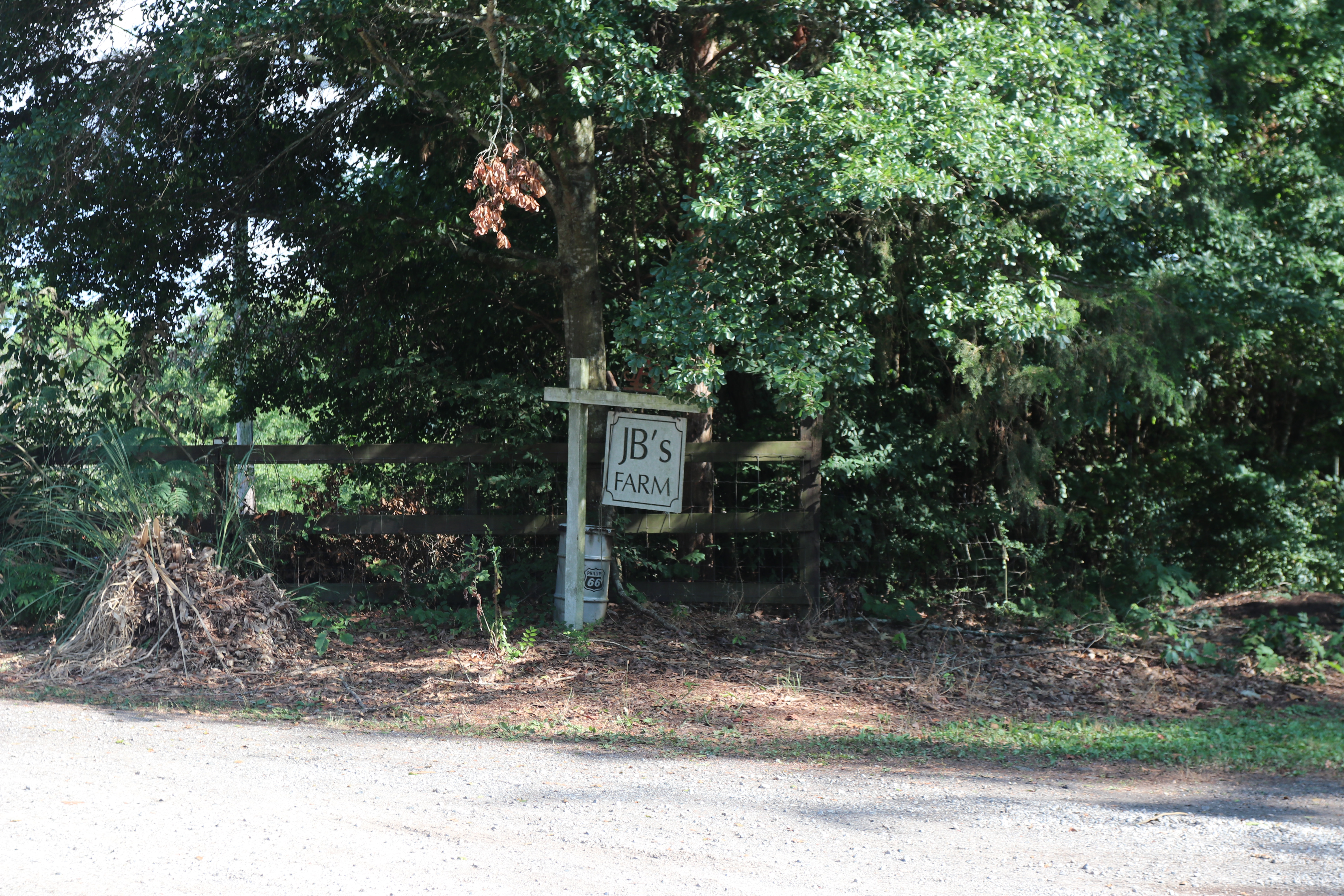 The entrance of JB's Farm in Arnoldsville where sludge has been spread since late May, according to neighbors. Its smell has prompted neighbors to make official complaints to the Georgia Department of Agriculture, but no action has been taken. (Jack Keys/The Oglethorpe Echo)
