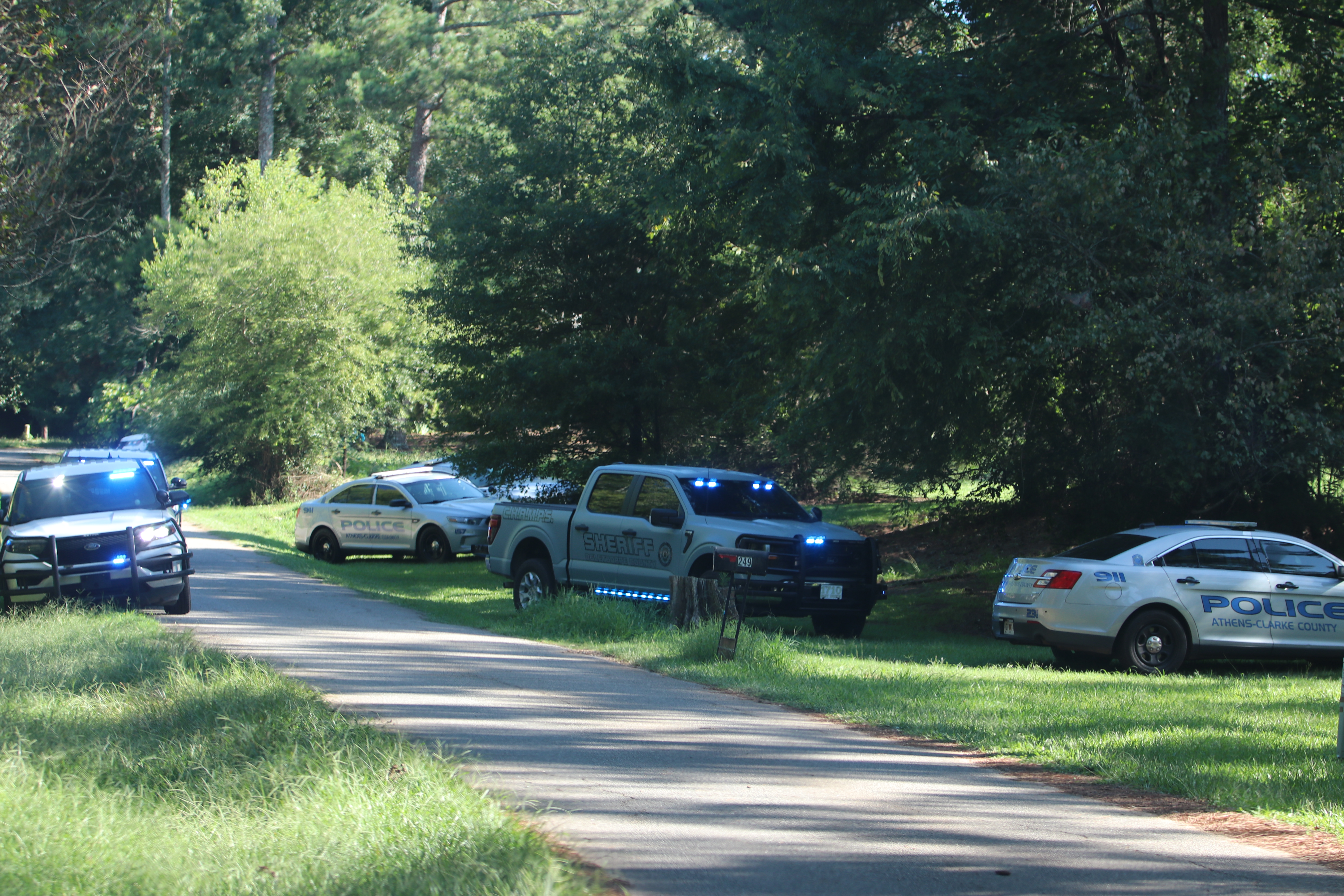 Vehicles from the Oglethorpe County Sheriff’s Office and the Athens-Clarke County Police Department responded to a hostage situation in Maxeys on Wednesday afternoon. (Torin Smith/The Oglethorpe Echo)