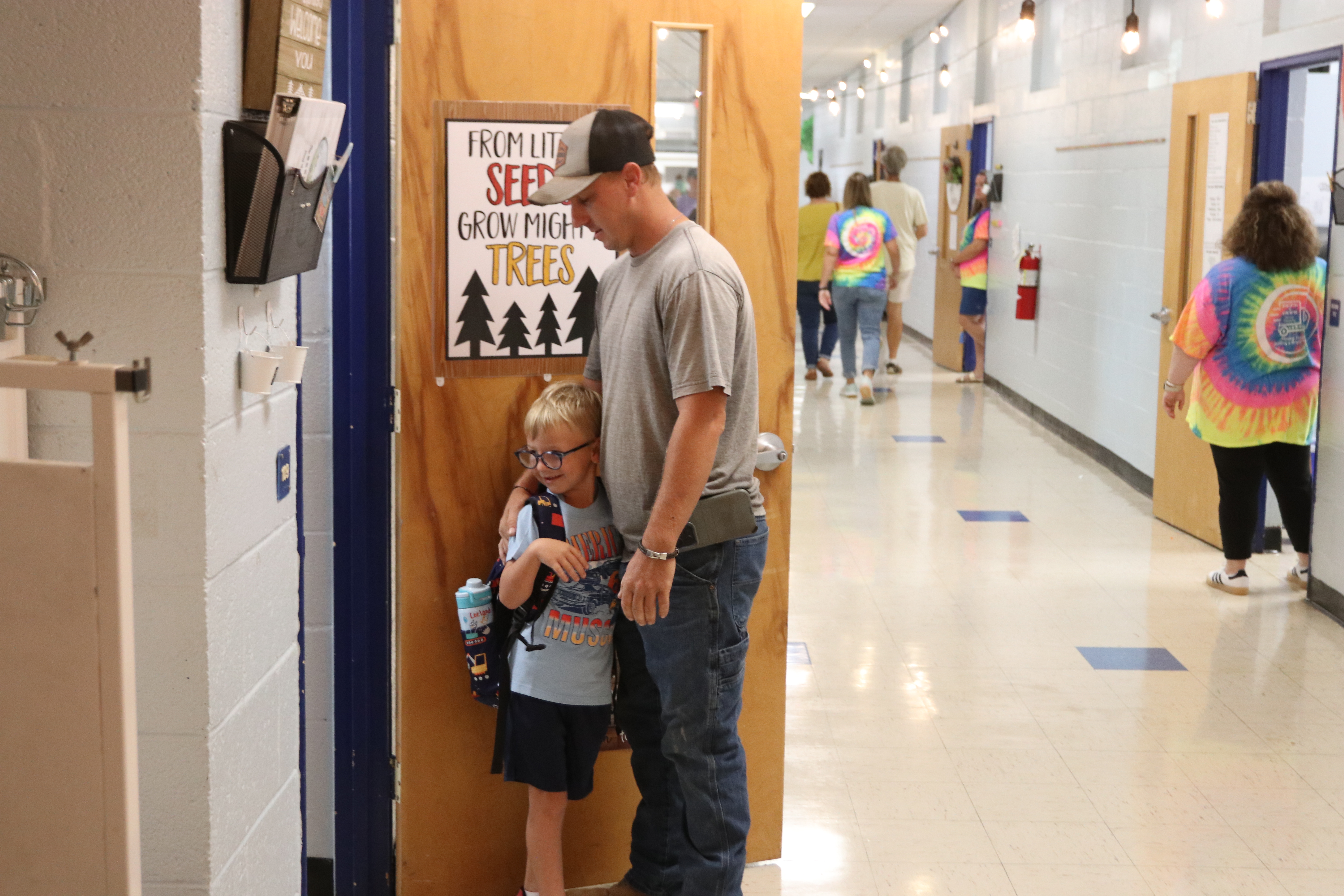 Brandon Smith drops off his son Leeland Smith at his kindergarten class at Oglethorpe County Primary School on Aug. 8. This is the final year for OCPS, which will close when the new elementary school opens in January. (Torin Smith/The Oglethorpe Echo)