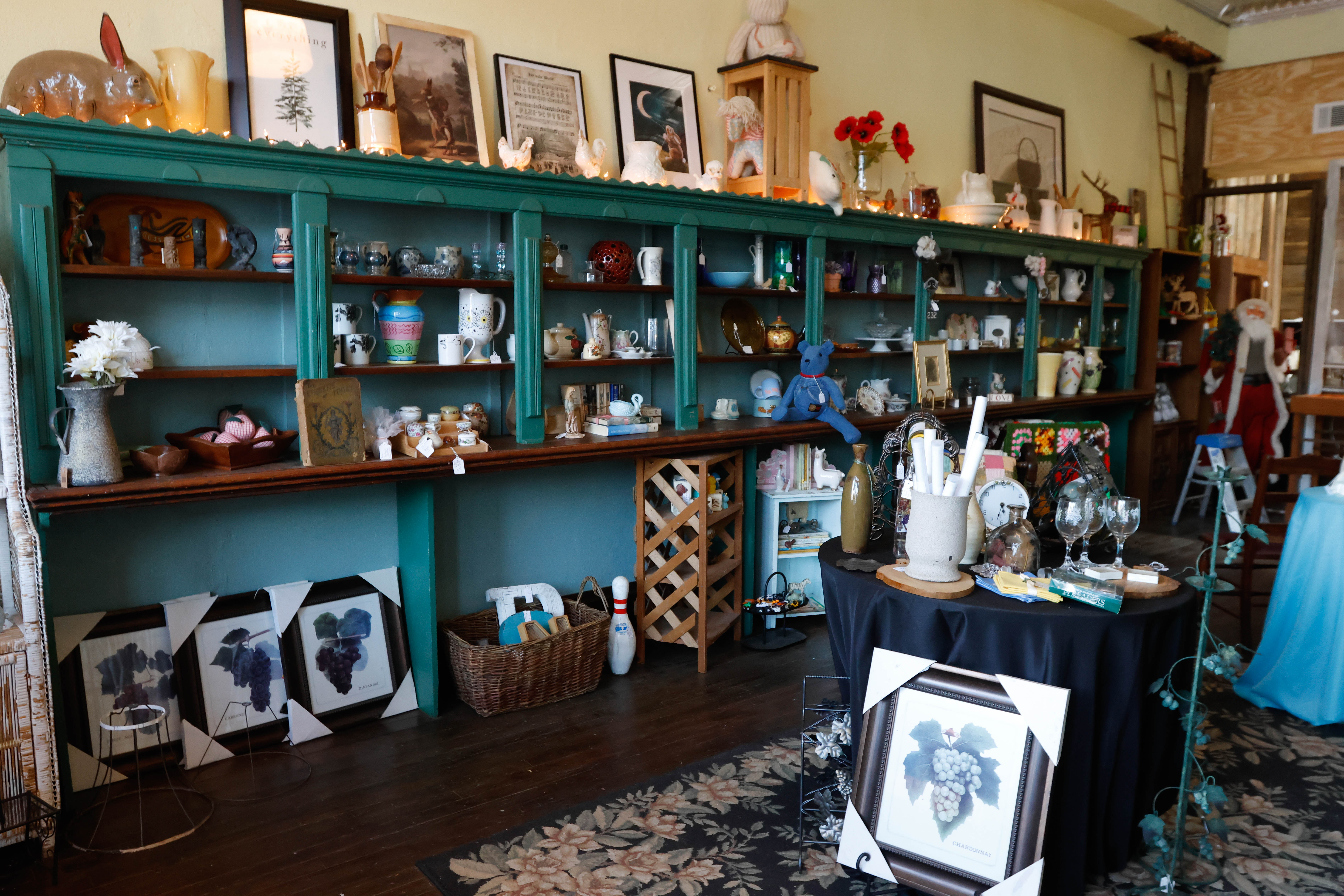 Vintage and antique items are displayed during the First Friday event in downtown Lexington on Feb. 7.Gina Holloway, Linda Parish’s partner, said they’ve received positive feedback. (Photo/Libby Hobbs)