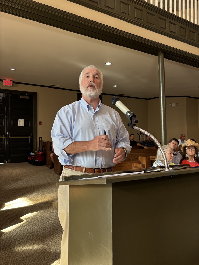 Steve Ledford, the treasurer of MOAS, explains the shelter's financial situation at the Board of Commissioners meeting on Monday night. The commissioners voted to give $13,000 to MOAS. (Andy Johnston/The Oglethorpe Echo)