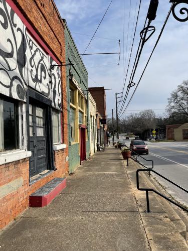 Main Street in downtown Lexington seems like it’s stuck in time. However, at one period a few years ago, this section of downtown was flourishing with business. (Colt Yeargin/Oglethorpe Echo)