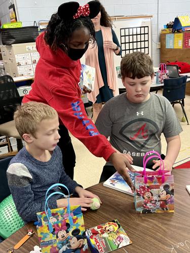 Makayla Smith interacts with students at Oglethorpe County Primary School for her FCCLA service project. (SUBMITTED PHOTO)