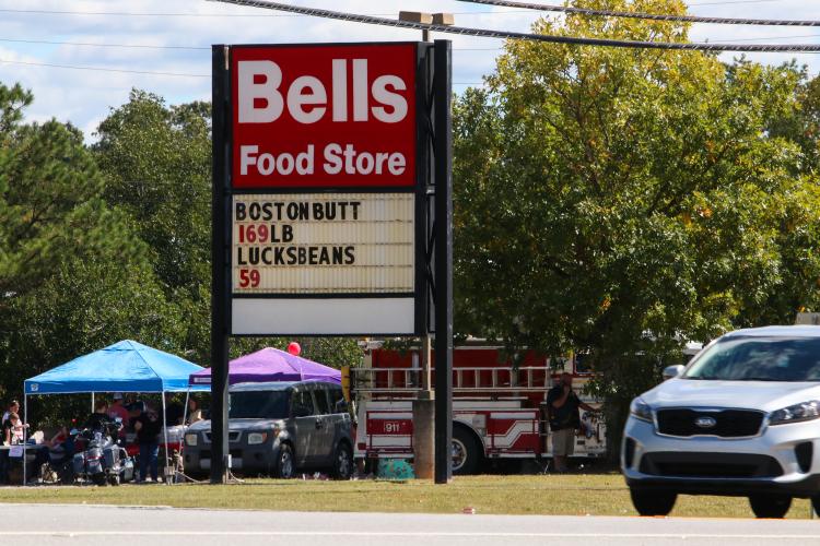 The Jacob Dake Chicken Barbecue Fundraiser takes place in the Bell’s parking lot, Crawford, GA, Oct. 1, 2022. The fundraiser occurred from 11-3pm and raised over $3,700 for the Dake family. (Aisha Shulz/The Oglethorpe Echo)