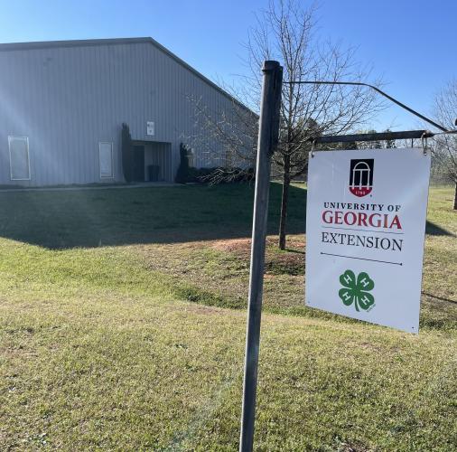 UGA's extension office on Oglethorpe Road, where Reynolds's office is located. (Alex Bavosa/ The Oglethorpe Echo)