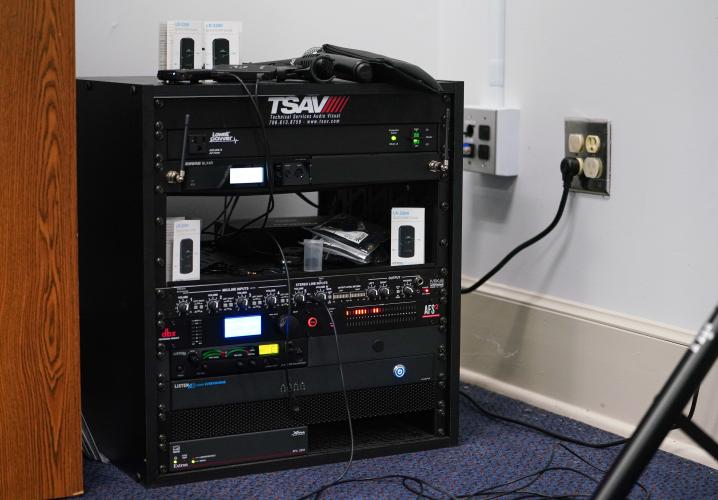 The Listen EVERYWHERE server helps facilitate assistive listening on Saturday, Sept. 2, 2023. The Oglethorpe County Library announced the installation of assistive hearing technology in its meeting room in Lexington, Georgia. (Photo/Sidney Chansamone, @sid.chansa)