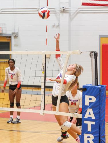 Senior Madi Kelley returns the ball over the net during Oglethorpe County's first-round state playoff win over Rabun County on Wednesday, Oct. 18, 2023, in Lexington, Georgia (Photo/Cassidy Hettesheimer).
