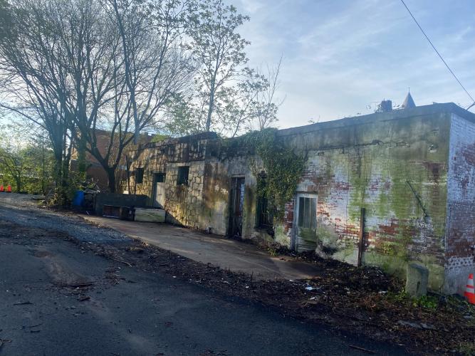 The lot at 111 N. Gilmer St. recently was cleared as part of the clean up of the downtown Lexington buildings owned by Rick Hawkins. He also owns 110, 112, 114, 116 and 118 West Main Street. (Dink Nesmith/ The Oglethorpe Echo