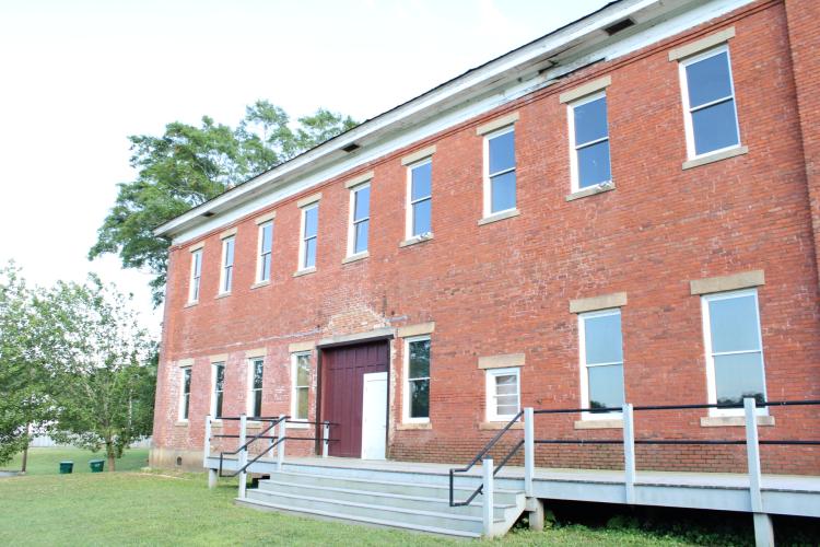 Once used a school, The Crawford School building has been owned by Arts! Oglethorpe for the past 12 years. (Sarah Coyne/The Oglethorpe Echo)