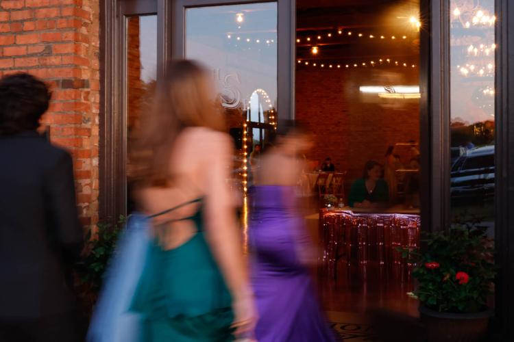 Students enter the 2025 Oglethorpe County High School Prom at Historic Smithonia Farm in Colbert, Georgia on Saturday, April 12, 2025. (Photo/Libby Hobbs)