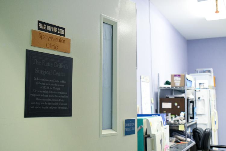 A new plaque was placed on the door of the Madison Oglethorpe Animal Shelter to honor the late veterinary technician Katie Griffith. The shelter unveiled the plaque at Griffeth's dedication ceremony on April 13, 2025. (Photo/Jennifer Xia)