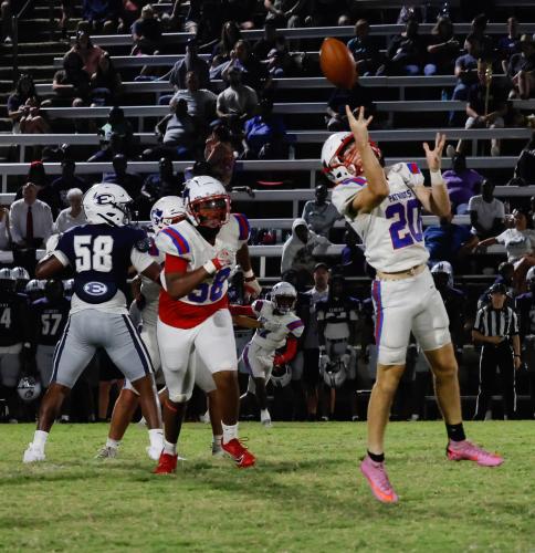 Oglethorpe County High School senior Keagan Moats (20) tips the ball into the air during the Granite Bowl against Elbert County High School on Friday, Sept. 19, 2025. (Photo/Drew Bearden)