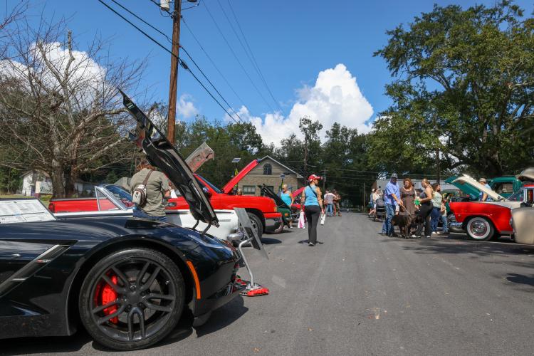 Antique cars line the Courthouse Square at the Firefly Cruise-In in Lexington, Georgia on Sunday, Sept. 28, 2025. Over 40 vehicles were entered into the competition. (Photo/Susanna Johnson)