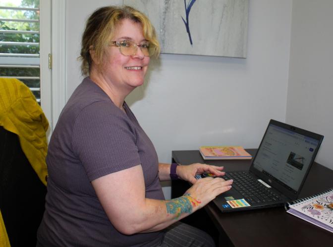 Patricia Whatley, a licensed clinical social worker, has worked with MedLink since 2022 and serves Athens-Clarke and Oglethorpe County communities. She estimates that a quarter of her clients in Oglethorpe County discuss domestic violence or related crises on an annual basis. (Gabrielle Gruszynski/The Oglethoroe Echo)