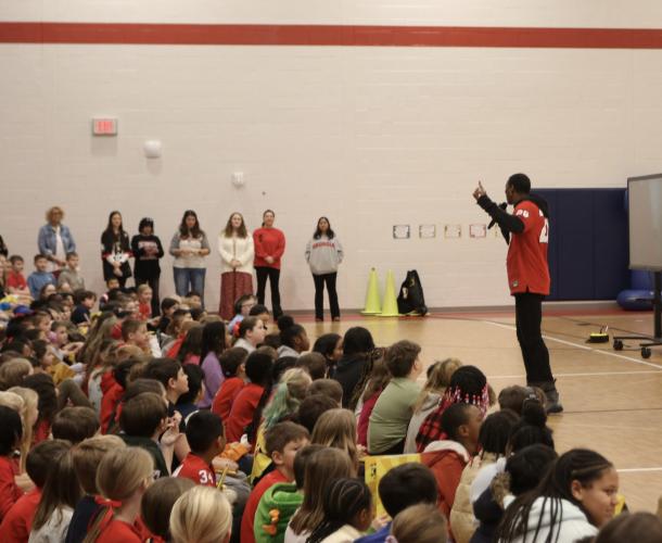 Malcolm Mitchell, author and former NFL athlete, teaches students about the power of reading at OCES, on Feb. 4, 2026. “I learned that reading was like magic,” Mitchell said. (CHARLOTTE COCHRAN/THE OGLETHORPE ECHO)