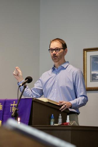 Derrick Lemons gives a sermon at Temple United Methodist Church on Sunday. He plans to retire as the church’s pastor in June after 16 years because of his increasing responsibilities at the University of Georgia. (SARAH OWENS/THE OGLETHORPE ECHO)