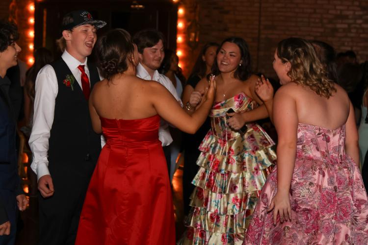 Prom attendees dance during Oglethorpe County high school prom at Smithonia Farm in Colbert, Georgia on Saturday, April 18, 2026. (Photo/Addison Simmons)