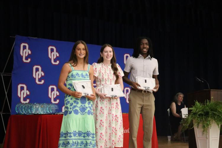 Elin Turner (from left), Carlie Gabriel and Isaiah Ross received the received Ralph Maxwell Jr. Scholarships from The Oglethorpe Echo. It’s the second year the newspaper has awarded the scholarships. (Ellie English/The Oglethorpe Echo)