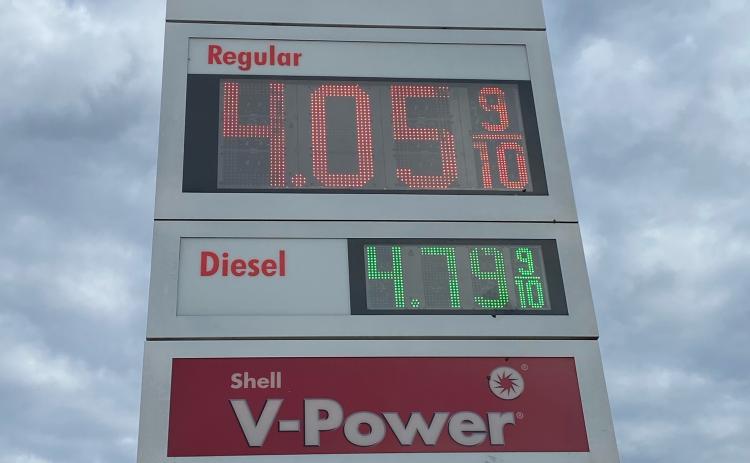 Gas prices surpassed $4 at the Golden Pantry in Lexington on Monday. (Dink NeSmith/The Oglethorpe Echo)