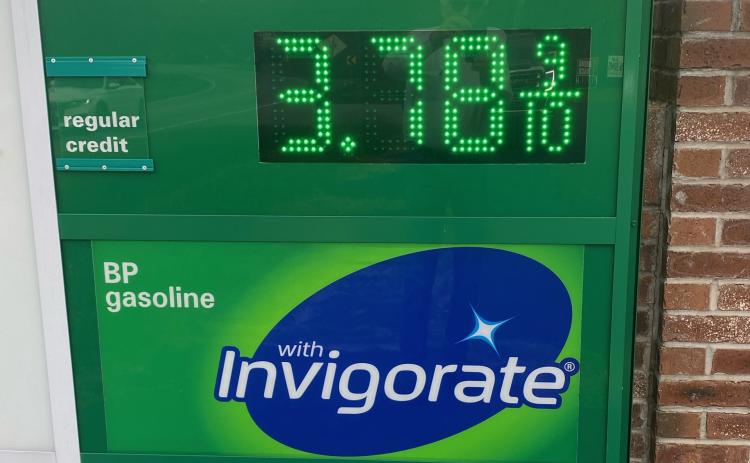 Gas prices dropped below $4 a gallon at this station in Oglethorpe County, but diesel remains around $5. (Photo/Dink NeSmith)