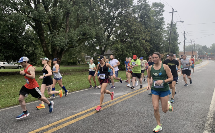 Runners started the 10K near the Crawford Baptist Church. The race was part of the 18th annual Restoration Labor Day 5K/10K on Monday. (Photo/Nimra Ahmad)