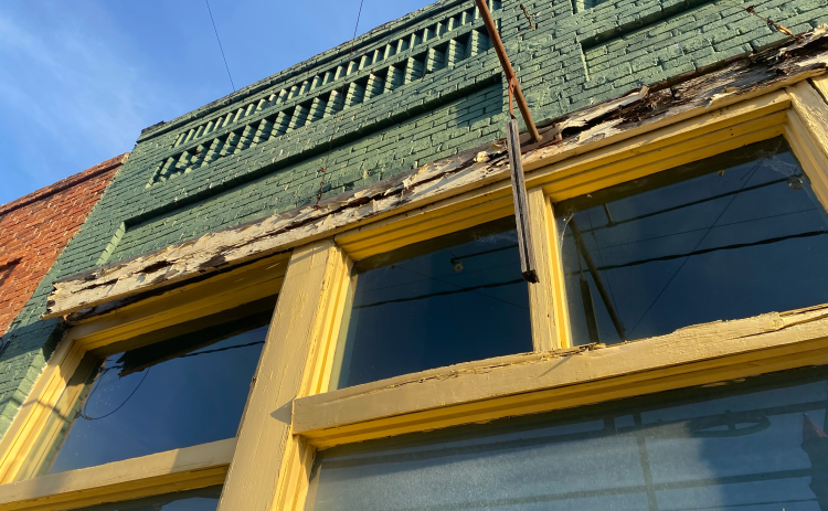 Lexington officials are working to resolve issues with a property owner whose downtown buildings have fallen into disrepair. (Photo/Dink NeSmith)