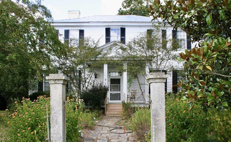 The home, called White Oak Plantation, was built in the early 1900s. It is located in Lexington. (Photo/Emma Bennett)